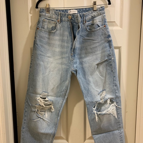 Zara Ripped Boyfriend Jeans - Picture 1 of 3